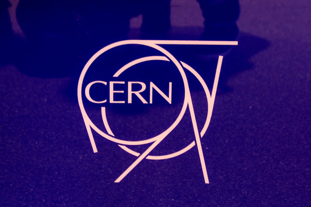 Opiskelijoita CERNissä
